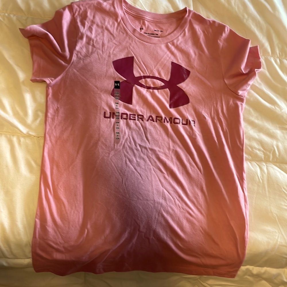Nwt ladies pink sm under armour t shirt